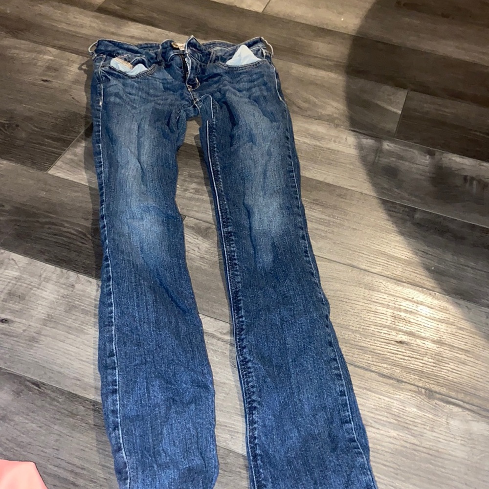 Light wash skinny jeans